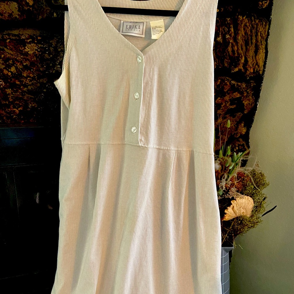 Soft cotton sleeveless midi dress.